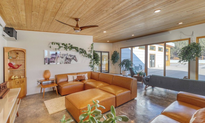 Nemo House | Osprey Retreat: Tranquil Black Hills Stay, Private Pool in Summer