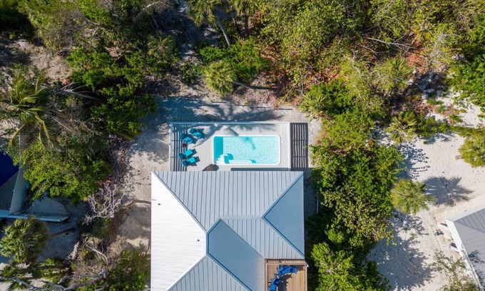 Jose's Hideaway House | ☀️ Osprey`s Nest | Relaxing Coastal Pool Retreat | Sleeps 6