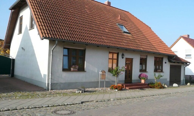 Garz/Rugen House | Ostenberg - Near CJD Comfortable holiday residence