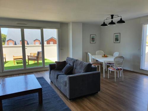 Ouistreham Apartment | Othello Sea Flat - Appartement terasse familial