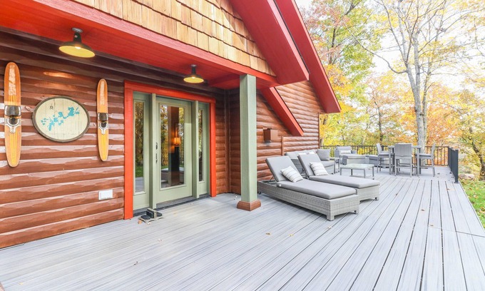 King Cottage | Otter Lodge on the Chain o' Lakes