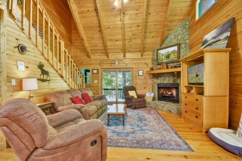 Blue Ridge House | Our Favorite Place - Unwind in the Hot Tub or Relax by the Creekside Firepit