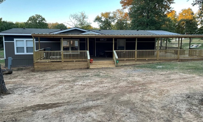 Kingston House | Our happy place at Lake Texoma is minutes away from the lake, marina & boat ramp