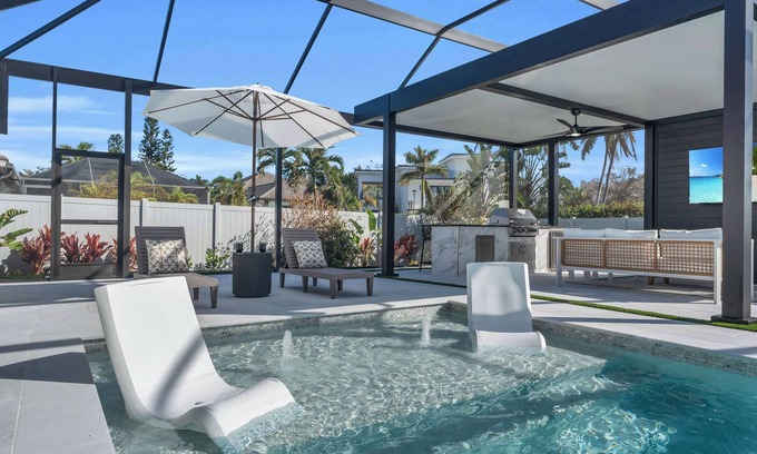 Bonita Springs House | Outdoor and Indoor Paradise -Close to Beach!