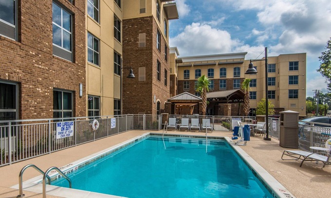 Charleston Apartment | Outdoor Pool + Free Wi-Fi | Great Location!