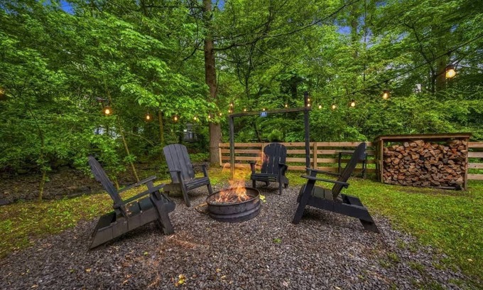 Rocky Grove House | Outdoor Retreat Creek, Jacuzzi