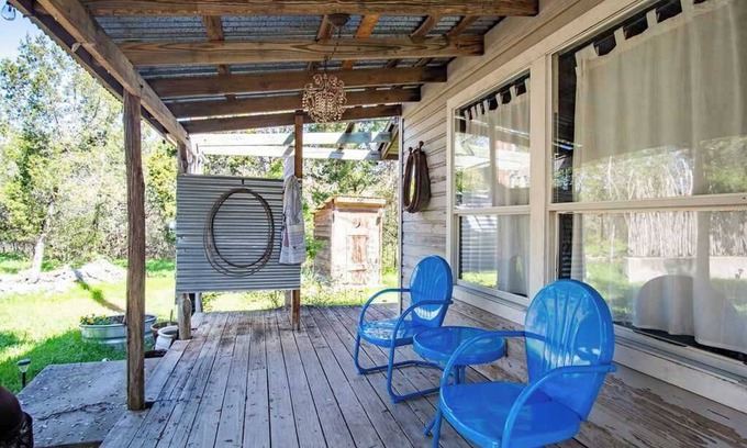 San Marcos Cabin | Outpost Vibes: Outhouse, Outdoor Shower & Pool