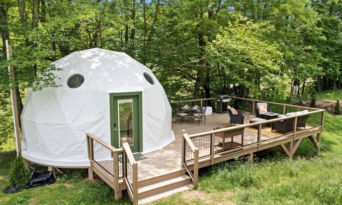 Creston Cabin | Outstanding Chic Dome with Private Deck in North Carolina