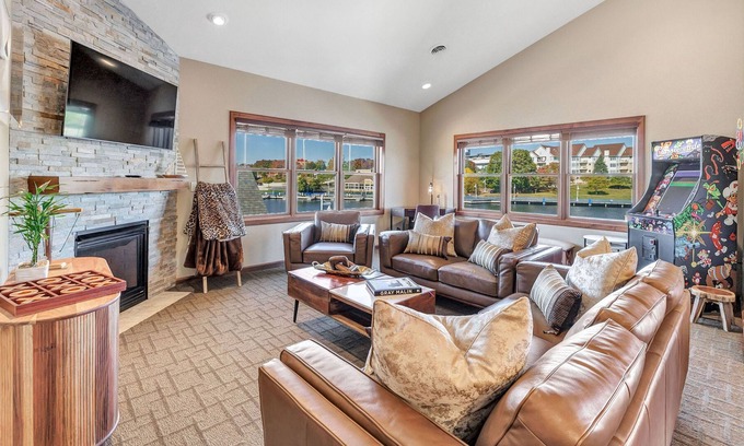 Sheboygan Condo | Over 1600 sq ft overlooking Sheboygan's Riverfront District right on the water.