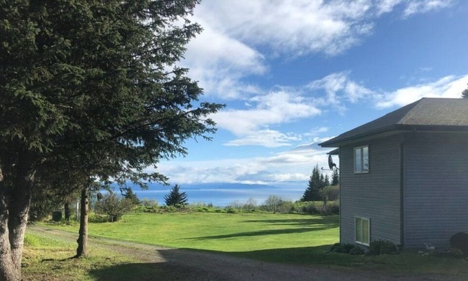 Homer House | OWL'S OVERLOOK FAMILY SIZED HOME 10 MINUTES FROM DOWN TOWN HOMER