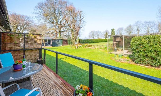 Acton House | Owlhoot Annexe - One Bedroom House, Sleeps 2