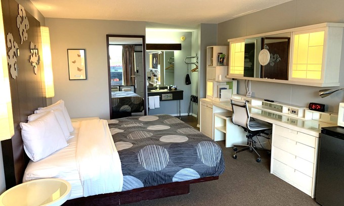 Ozark Hotel | Oxford Inn Ozark