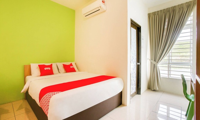 Batu Ferringhi Hotel | OYO 497 ESQ Ferringhi Hotel