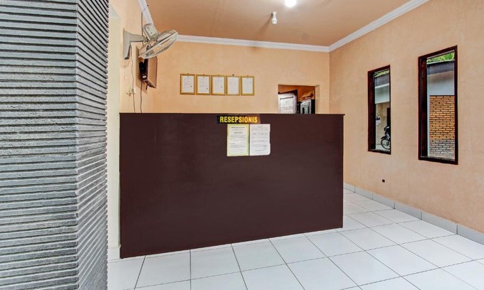 Wonogiri Hotel | OYO 92289 Hotel Aji Kusuma