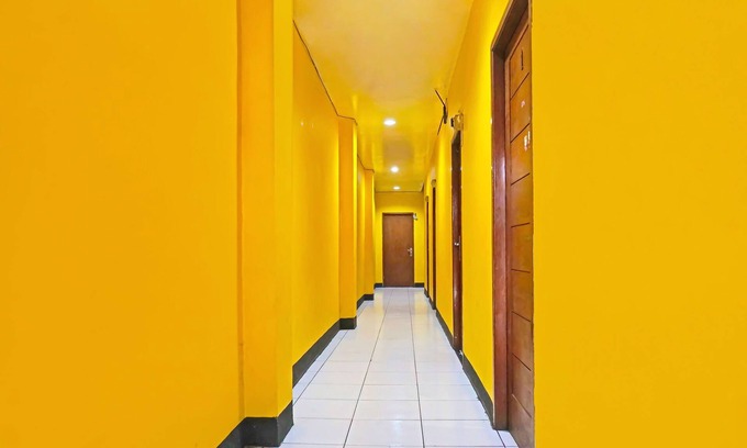 Old Jakarta Hotel | OYO 92580 4n Residence Near Hotel Santika Premiere Hayam Wuruk Jakarta