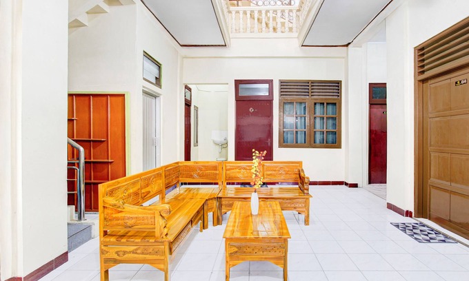Banaran Hotel | OYO 94673 Guesthouse Syariah