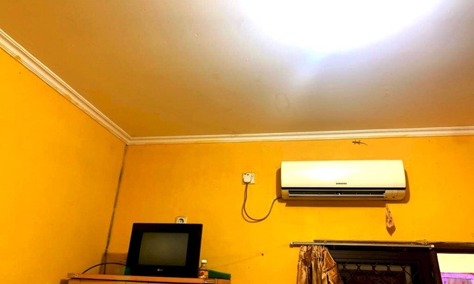 Surabaya Hotel | OYO Life 90839 Royale Prapen