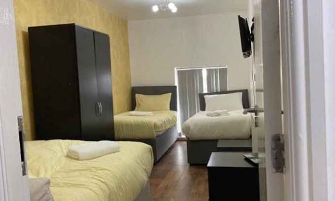 Cheadle Hotel | Oyo Rushlome Rooms