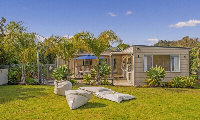 Cooks Beach Cottage | Oysters Retreat - Cooks Beach Holiday Home