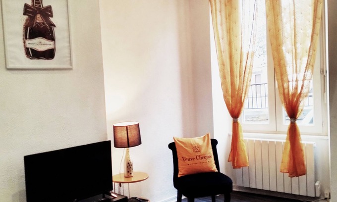 Epernay Apartment | Pétille en Champagne ?