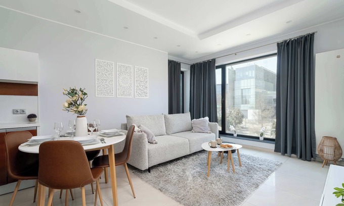 Poznan City Center Apartment | Półwiejska 47 | Modern Apartment | A/C | Desk