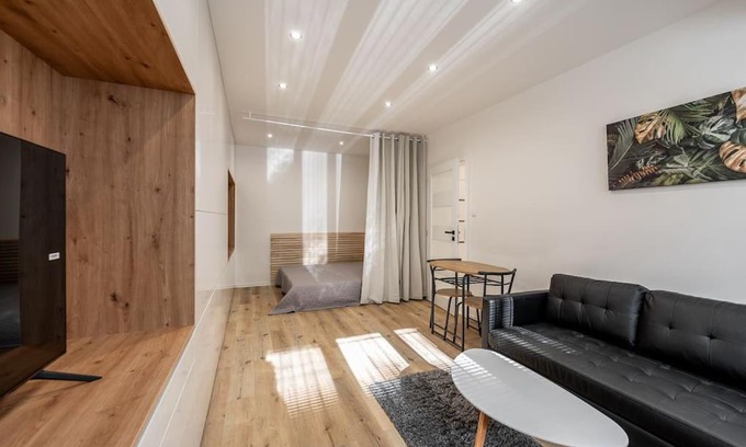 Juh Apartment | P Moderný byt v blízkosti centra