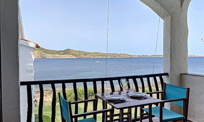 Platges de Fornells Apartment | P107-Apartment-Beach view-Private Bathroom