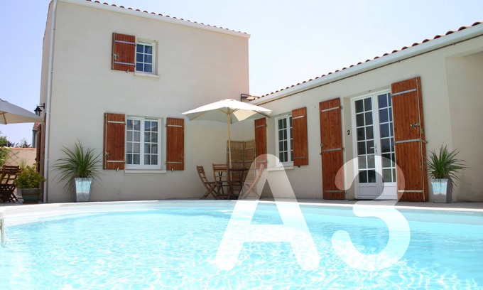 La Rochelle Apartment | P3 Welcoming 1-Bed Apartment with Attractive Garden And Swimming Pool, Free WIFI