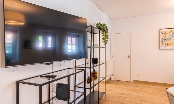 Paco De Arcos Apartment | Paço de Arcos Retreat 153 by LovelyStay