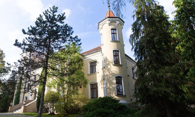 Zlocieniec Hotel | Pałac Cieszyno