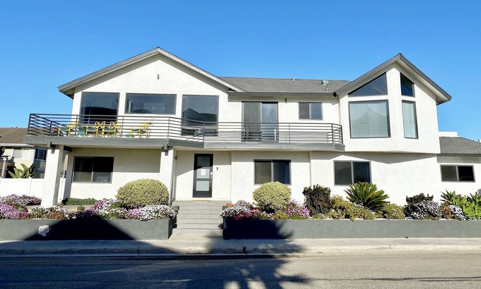 Oxnard Shores House | Pacific Dreams at Oxnard Shores. 3 BR 2.5 BA. Remodeled amazing beach location.
