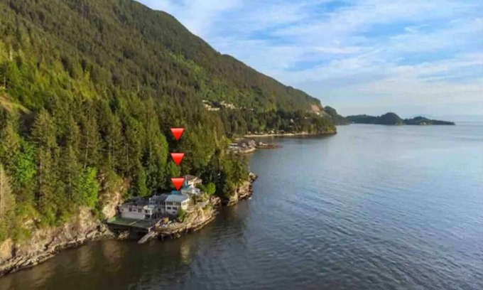 Vancouver House | Pacific Gem 💎 Ocean Front