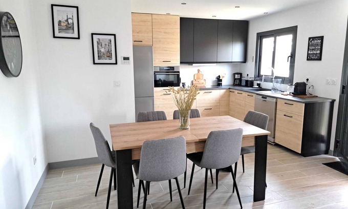 Chalifert House | Pacific Green