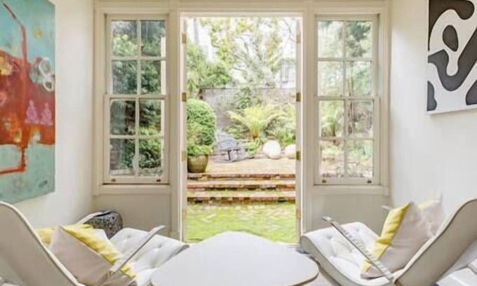 Pacific Heights House | Pacific Heights Victorian Garden Bed and Bath Suite