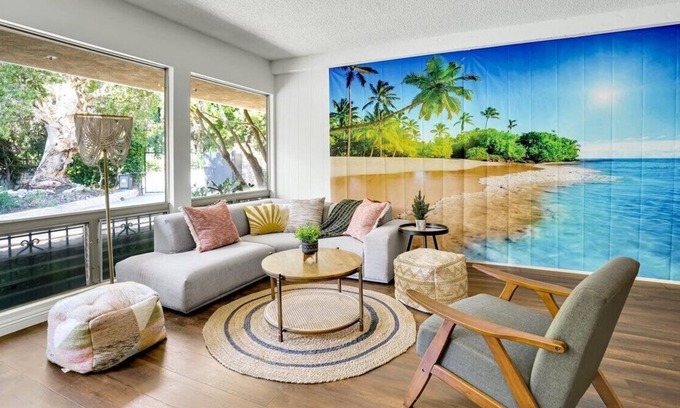 Santa Monica Canyon House | Pacific Palisades Celeb Hub