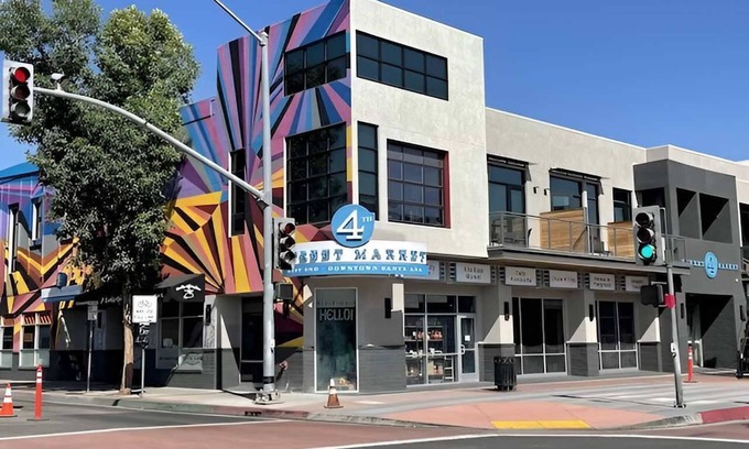 Lyon Street Apartment | Pacific Paradise 10 Min from Disneyland With Pool & GYM