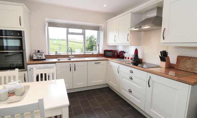 Ashbourne Cottage | Paddock House