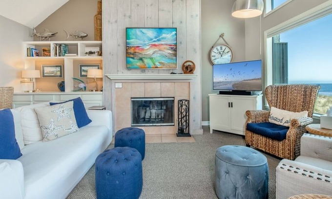 Pajaro Dunes Condo | Pajaro Dunes Resort: Top floor Modern Condo with Dazzling Ocean Views - Sleeps 6