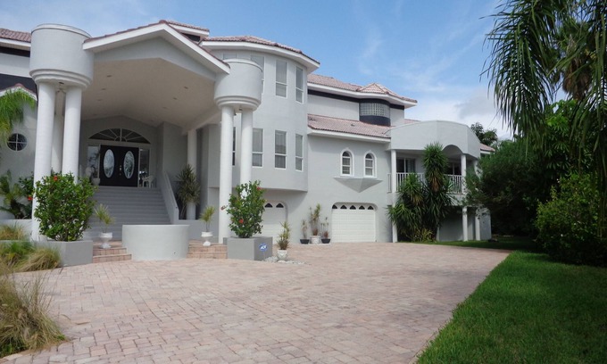Tierra Verde House | Palace Lavishly Furnished For Vacation Rental