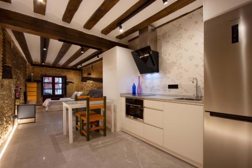 Logrono Historic Centre Apartment | Palacio del Marqués en Logroño con parking próximo