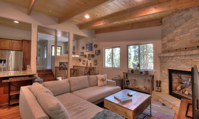 Alpine Meadows House | Palisades-Alpine Home w/Hot Tub