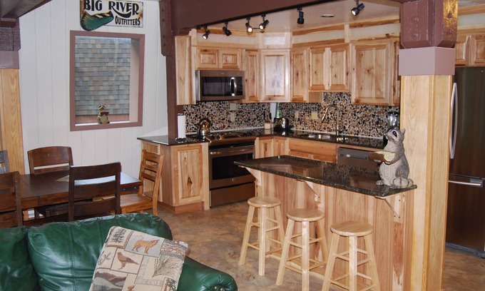 Lake Tahoe Condo | Palisades Tahoe Ski Getaway, private HOT TUB, Summer POOL, near Free Shuttles