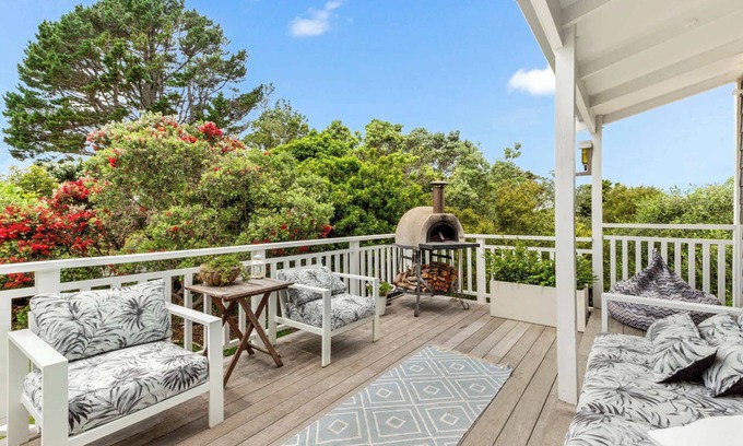 Waiheke Island House | Palm Beach Escape - Our Island