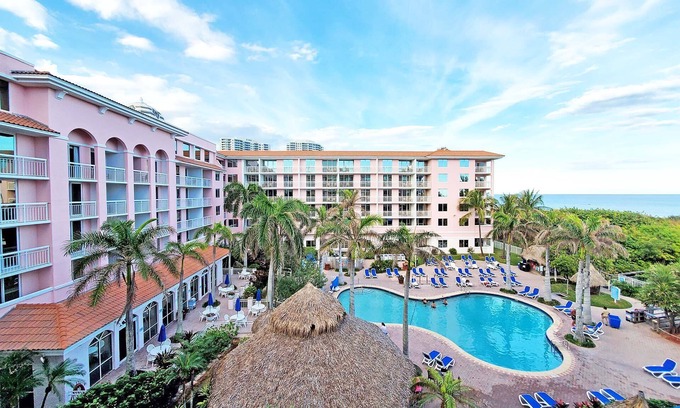 Palm Beach Shores Condo | Palm Beach Shores Resort-Beachfront Location-1-Bedroom Condo