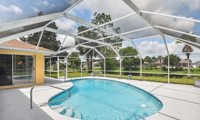 Palm Coast House | Palm Coast Escape Screened Lanai, Saltwater Pool!