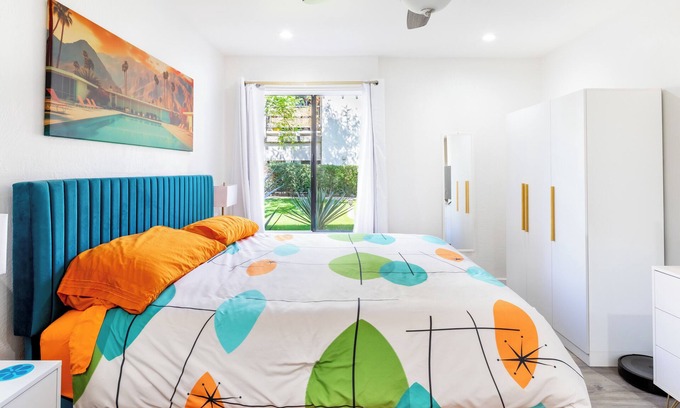 Warm Sands Condo | Palm Springs Mid Century/Pickleball
