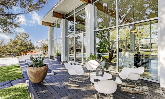 Bellville House | Palm Springs, TX ~ MODERN TEXAS ESCAPE