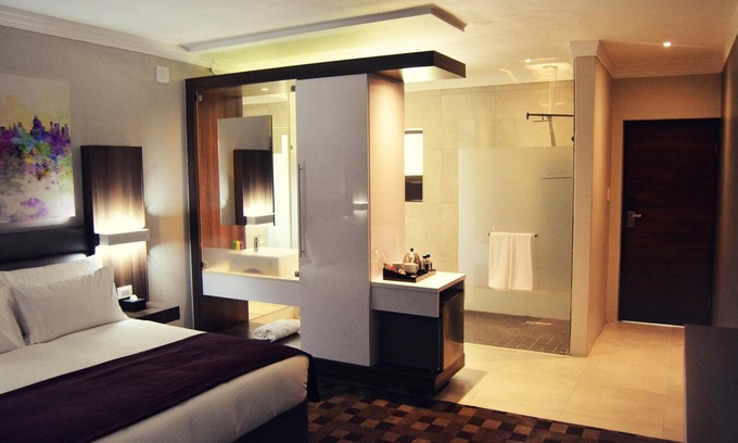 Brits Hotel | Palm Swift Luxury Accommodation