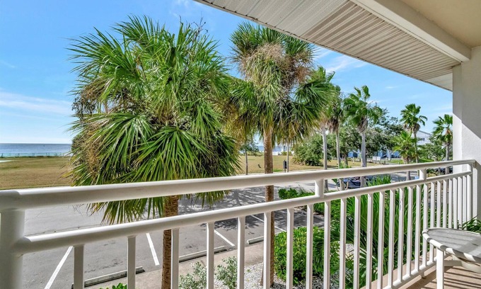 Ruskin Apartment | Palm Terrace, Waterfront, Htd Pool, Hot Tub, Tennis