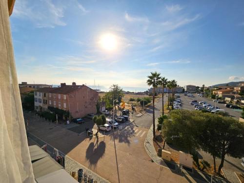 Solenzara Apartment | Palmeraie 130- vue mer et village- plage et commerces à pieds